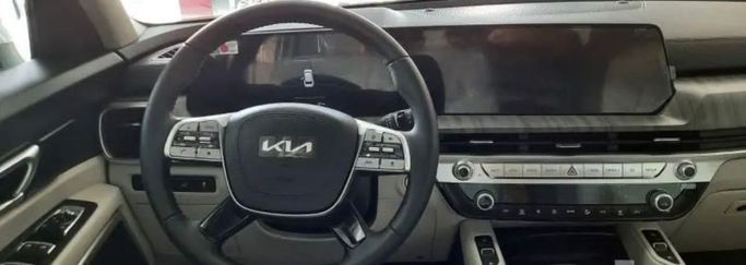 New Kia Telluride I, 3.8 l, 2023 in Dubai by Mohamed Hakim Motors, White color. GCC Specs | AUTO.AE