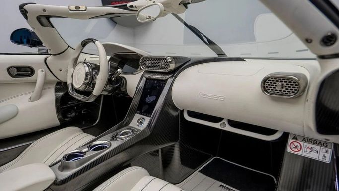 Used Koenigsegg Regera I, 5 l, 2019 in Dubai by Al Ain Class Motors, Grey color. GCC Specs | AUTO.AE