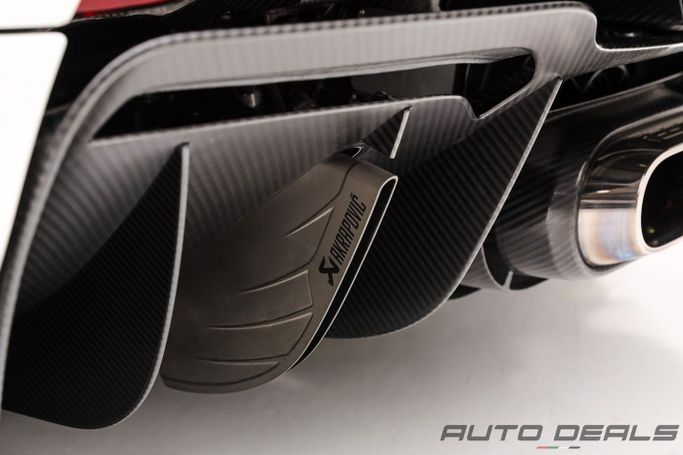 Подержанный Koenigsegg Regera I, 5 л, 2022 в Дубае от AUTO DEALS Белый цвет. GCC | AUTO.AE