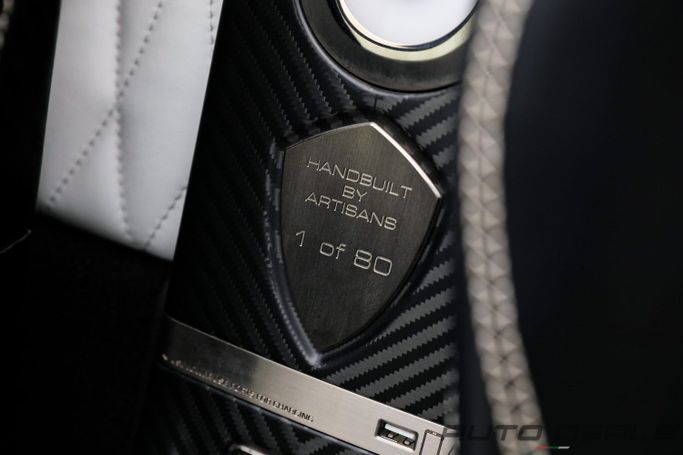 Подержанный Koenigsegg Regera I, 5 л, 2022 в Дубае от AUTO DEALS Белый цвет. GCC | AUTO.AE