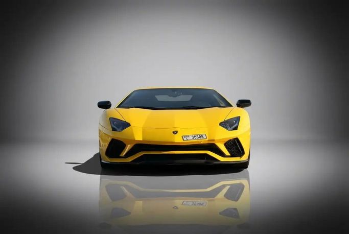Lamborghini Aventador S I Рестайлинг, 2023 купе спорт класса в Дубае от Rotana Star Rent a Car желтый цвет | AUTO.AE | Объявление #1069