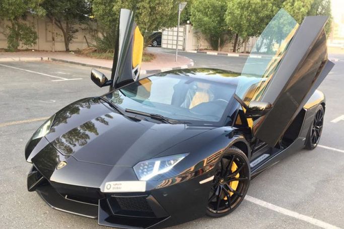Lamborghini Aventador SV أنا فيس ليفت, 2017 رياضي كوبيه للتأجير في في دبي من Luxury Ocean Rent A Car، اللون أسود | AUTO.AE
