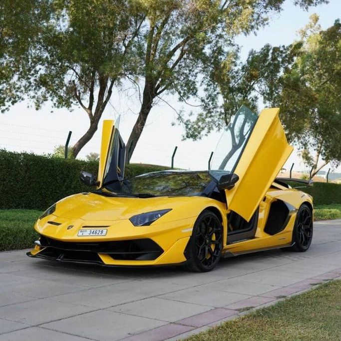 Lamborghini Aventador SVJ I Рестайлинг, 2021 родстер спорт класса в Дубае от Sydney Rental Car желтый цвет | AUTO.AE