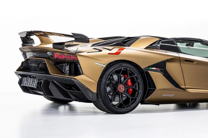 Used Lamborghini Aventador SVJ I Facelift, 6.5 l, 2021 in Dubai by PUPIL OF FATE MOTORS, Golden color. European Specs | AUTO.AE