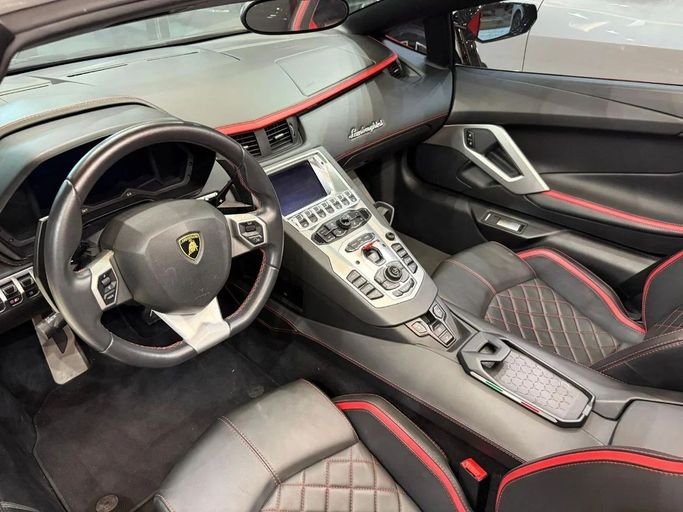 Подержанный Lamborghini Aventador I Рестайлинг, 6.5 л, 2018 в Дубае от Drivenchy Motors Красный цвет. GCC | AUTO.AE