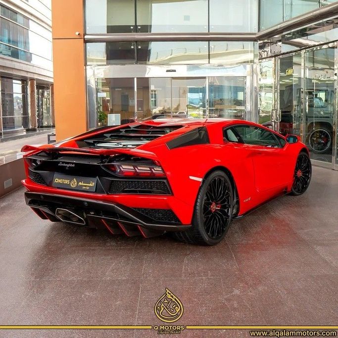 Used Lamborghini Aventador SV I Facelift, 6.5 l, 2018 in Dubai by Q Motors, Red color. GCC Specs | AUTO.AE