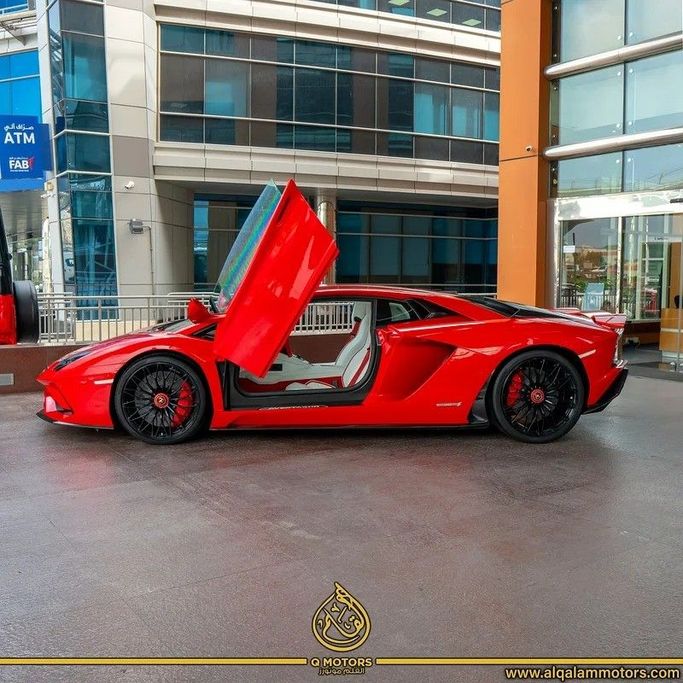 Used Lamborghini Aventador SV I Facelift, 6.5 l, 2018 in Dubai by Q Motors, Red color. GCC Specs | AUTO.AE