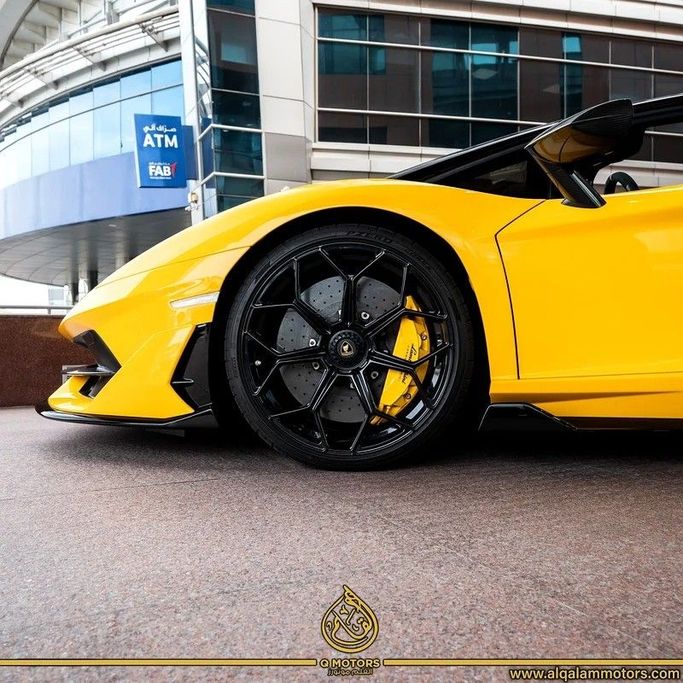 Подержанный Lamborghini Aventador SVJ I Рестайлинг, 6.5 л, 2021 в Дубае от Q Motors Желтый цвет. Европейская | AUTO.AE