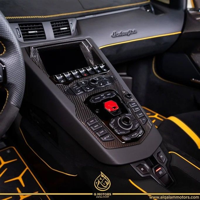 Подержанный Lamborghini Aventador SVJ I Рестайлинг, 6.5 л, 2021 в Дубае от Q Motors Желтый цвет. Европейская | AUTO.AE