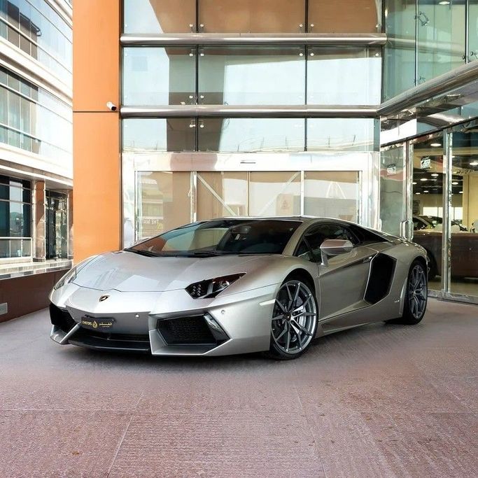 Подержанный Lamborghini Aventador LP720-4 I, 6.5 л, 2014 в Дубае от Q Motors Серебристый цвет. Японская | AUTO.AE