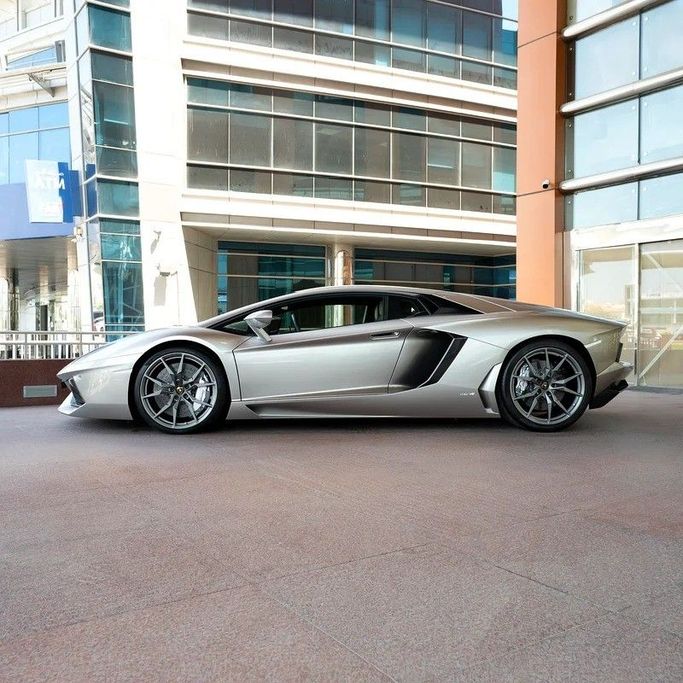 Подержанный Lamborghini Aventador LP720-4 I, 6.5 л, 2014 в Дубае от Q Motors Серебристый цвет. Японская | AUTO.AE