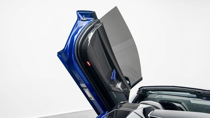 Подержанный Lamborghini Aventador LP750-4 Superveloce Roadster I, 6.5 л, 2016 в Дубае от Al Ain Class Motors Синий цвет. GCC | AUTO.AE