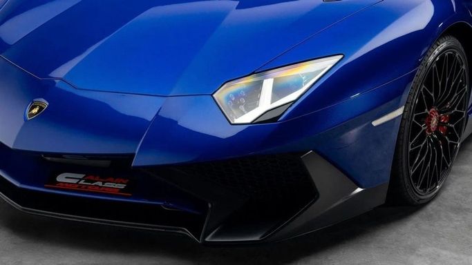 Подержанный Lamborghini Aventador LP750-4 Superveloce Roadster I, 6.5 л, 2016 в Дубае от Al Ain Class Motors Синий цвет. GCC | AUTO.AE