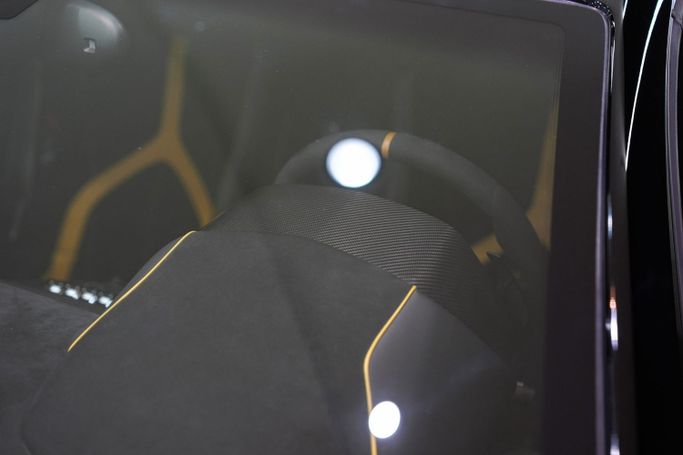 Подержанный Lamborghini Aventador SVJ I Рестайлинг, 6.5 л, 2020 в Дубае от Sanam Cars Желтый цвет. GCC | AUTO.AE