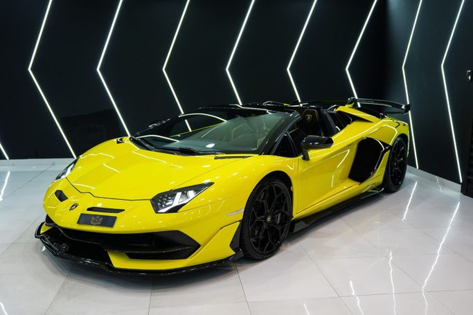 Подержанный Lamborghini Aventador SVJ I Рестайлинг, 6.5 л, 2020 в Дубае от Sanam Cars Желтый цвет. GCC | AUTO.AE
