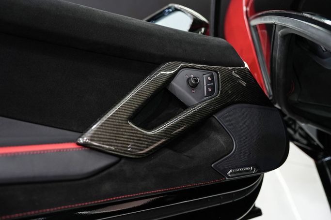 Подержанный Lamborghini Aventador LP700-4 I, 6.5 л, 2014 в Дубае от Sanam Cars Красный цвет. GCC | AUTO.AE