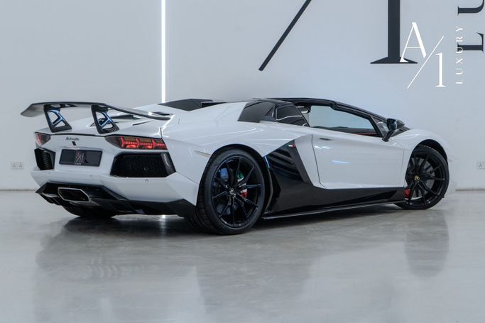 Подержанный Lamborghini Aventador LP700-4 I, 6.5 л, 2014 в Дубае от A1 Luxury Motors Белый цвет. Европейская | AUTO.AE