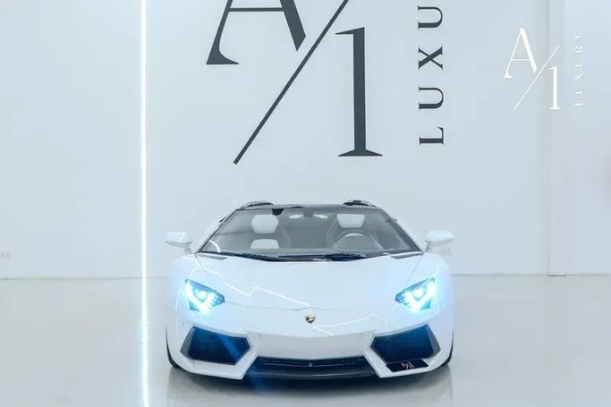 Подержанный Lamborghini Aventador LP700-4 I, 6.5 л, 2014 в Дубае от A1 Luxury Motors Белый цвет. Европейская | AUTO.AE