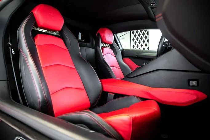 Подержанный Lamborghini Aventador SV I Рестайлинг, 6.5 л, 2017 в Дубае от Exotic Cars Красный цвет. GCC | AUTO.AE