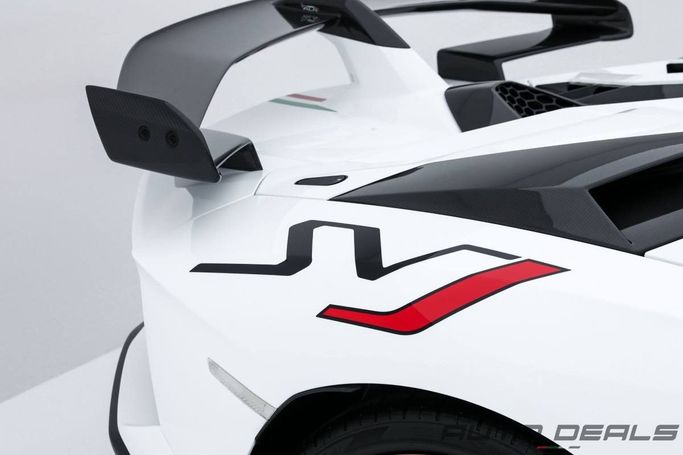 Подержанный Lamborghini Aventador SVJ I Рестайлинг, 6.5 л, 2019 в Дубае от AUTO DEALS Белый цвет. GCC | AUTO.AE