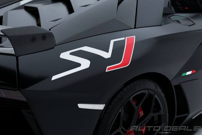 Подержанный Lamborghini Aventador SVJ I Рестайлинг, 6.5 л, 2019 в Дубае от AUTO DEALS Черный цвет. Европейская | AUTO.AE