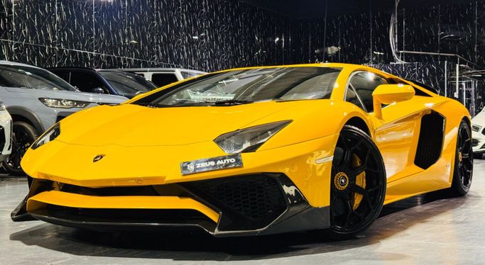 Подержанный Lamborghini Aventador LP700-4 I, 6.5 л, 2014 в Дубае от Zeus Motors Желтый цвет. GCC | AUTO.AE