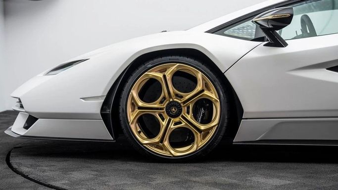 Новый Lamborghini Countach LPI 800-4, 6.5 л, 2022 в Дубае от Al Ain Class Motors Белый цвет. GCC | AUTO.AE