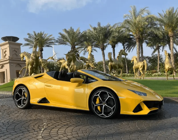 Lamborghini Huracán EVO Spyder أنا فيس ليفت, 2024 رياضي رودستر spyder للتأجير في في دبي من Left lane rent a car llc، اللون أصفر | AUTO.AE | إعلان #1455