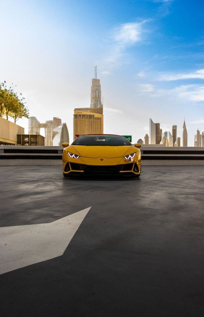 Lamborghini Huracán EVO Spyder I Рестайлинг, 2020 родстер spyder спорт класса в Дубае от GOLDEN GEARS RENT CAR LLC желтый цвет | AUTO.AE | Объявление #1740
