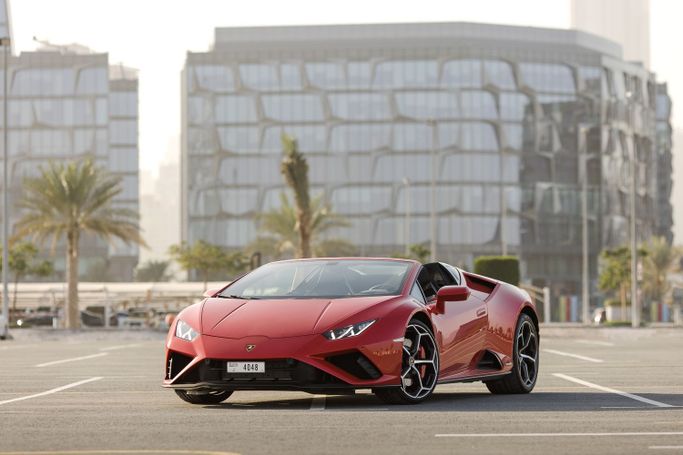 Lamborghini Huracán EVO RWD Spyder I Рестайлинг, 2022 родстер spyder  класса в Дубае от Uptown Rent A Car LLC красный цвет | AUTO.AE