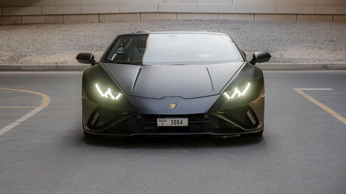 Lamborghini Huracán EVO Spyder I Рестайлинг, 2023 родстер spyder спорт класса в Дубае от Car Lux 365 Car Rental серый цвет | AUTO.AE | Объявление #745