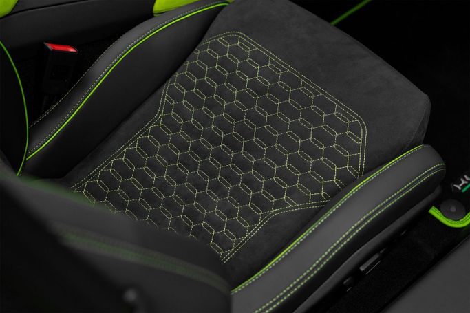 مستعملة Lamborghini Huracán I, 5.2 l, 2024 في في دبي من PUPIL OF FATE MOTORS، اللون أخضر. مواصفات الخليج | AUTO.AE