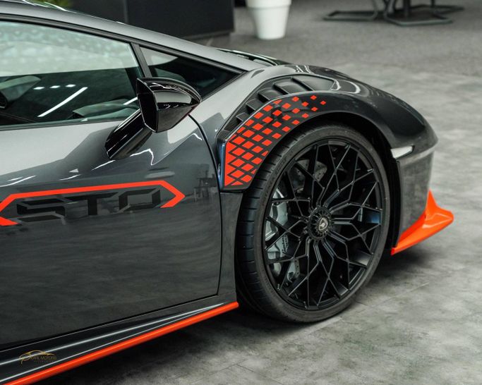 Новый Lamborghini Huracán STO I Рестайлинг, 5.2 л, 2022 в Дубае от Pearl Motors Черный цвет. Европейская | AUTO.AE