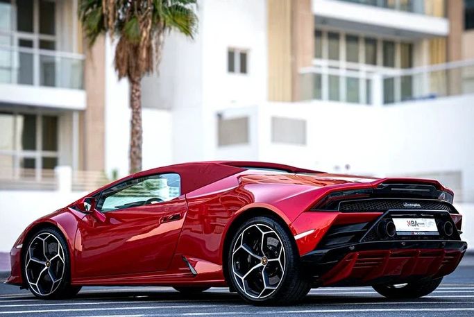 Подержанный Lamborghini Huracán EVO Spyder I Рестайлинг, 5.2 л, 2023 в Дубае от MBA Motors Тёмно-бордовый цвет. Европейская | AUTO.AE