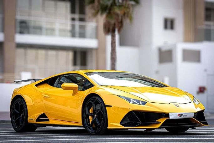 Used Lamborghini Huracán EVO I Facelift, 5.2 l, 2020 in Dubai by MBA Motors, Yellow color. GCC Specs | AUTO.AE