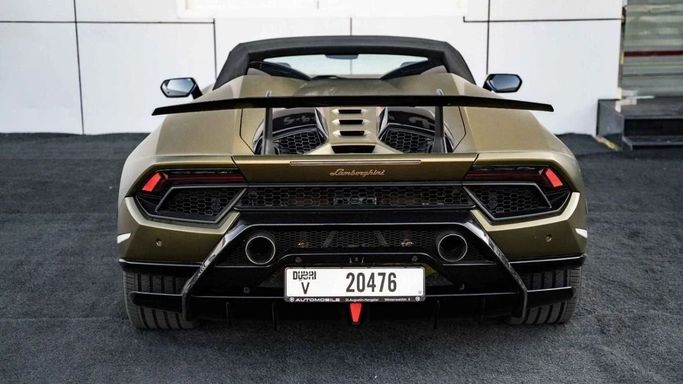 Подержанный Lamborghini Huracán EVO I Рестайлинг, 5.2 л, 2020 в Дубае от Pegasus Automobile Зеленый цвет. Европейская | AUTO.AE