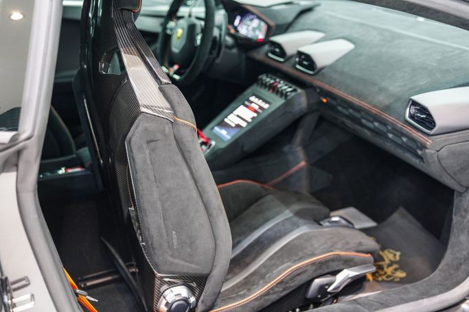 Подержанный Lamborghini Huracán STO I Рестайлинг, 5.2 л, 2022 в Дубае от Sanam Cars Черный цвет. GCC | AUTO.AE