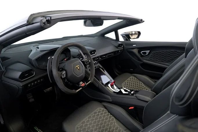 Подержанный Lamborghini Huracán EVO Spyder I Рестайлинг, 5.2 л, 2022 в Дубае от Exotic Cars Черный цвет. Other | AUTO.AE