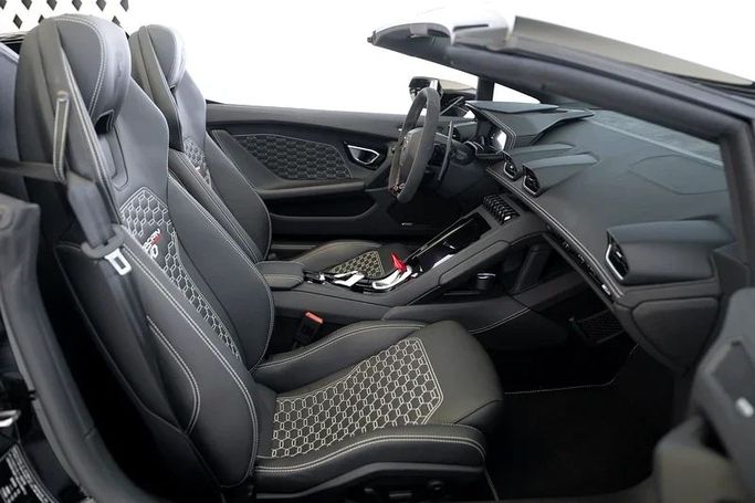 Подержанный Lamborghini Huracán EVO Spyder I Рестайлинг, 5.2 л, 2022 в Дубае от Exotic Cars Черный цвет. Other | AUTO.AE