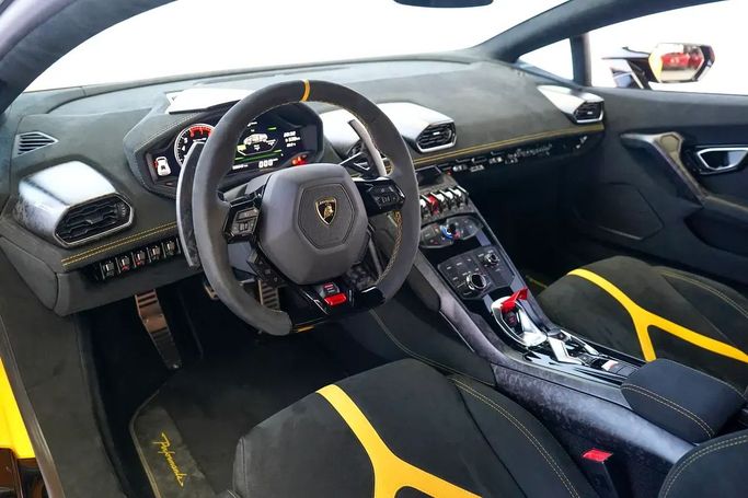 Подержанный Lamborghini Huracán I, 5.2 л, 2019 в Дубае от Exotic Cars Желтый цвет. Other | AUTO.AE