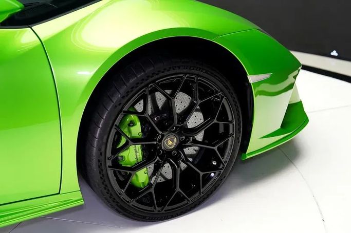 Подержанный Lamborghini Huracán EVO Spyder I Рестайлинг, 5.2 л, 2020 в Дубае от Exotic Cars Зеленый цвет. Other | AUTO.AE