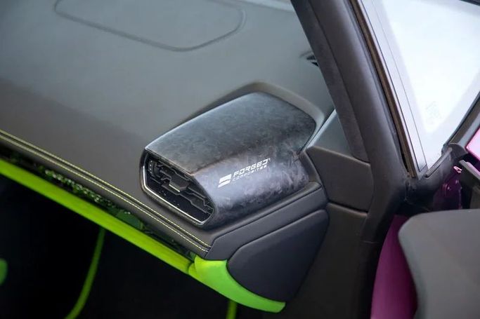 Подержанный Lamborghini Huracán I, 5.2 л, 2017 в Дубае от Exotic Cars Пурпурный цвет. Other | AUTO.AE