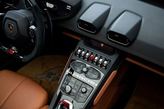 Подержанный Lamborghini Huracán I, 5.2 л, 2017 в Дубае от Exotic Cars Синий цвет. Other | AUTO.AE