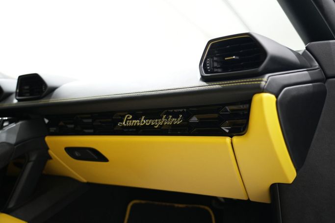 Used Lamborghini Huracán EVO I Facelift, 5.2 l, 2020 in Dubai by Oscar Motors, Grey color. GCC Specs | AUTO.AE