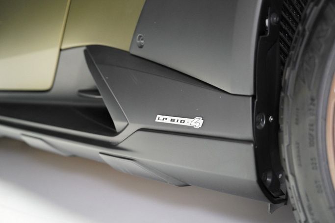 مستعملة Lamborghini Huracán Sterrato أنا شد الوجه, 5.2 l, 2024 في في دبي من Exotic Cars، اللون أخضر. أخرى | AUTO.AE