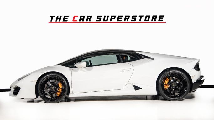 Подержанный Lamborghini Huracán I, 5.2 л, 2017 в Дубае от The Car Superstore Белый цвет. Японская | AUTO.AE