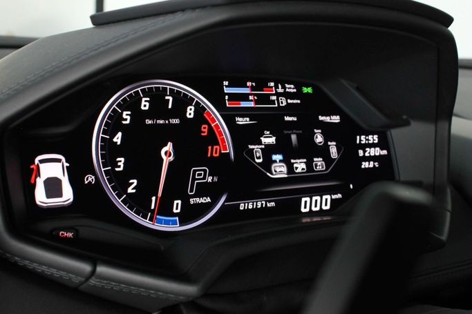 Подержанный Lamborghini Huracán I, 5.2 л, 2018 в Дубае от The Car Superstore Синий цвет. Европейская | AUTO.AE