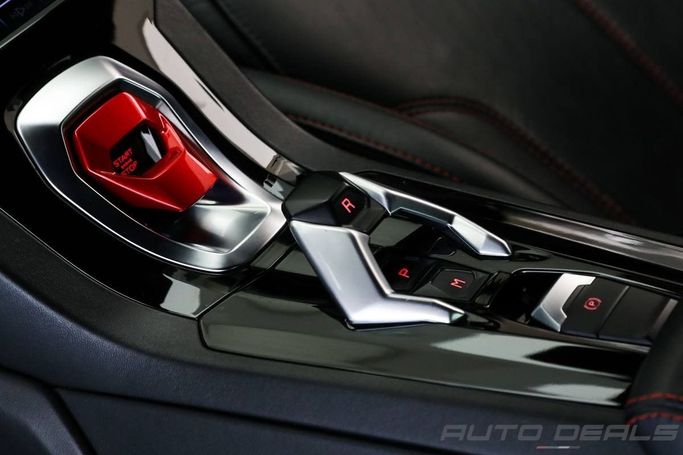 Подержанный Lamborghini Huracán EVO I Рестайлинг, 5.2 л, 2020 в Дубае от AUTO DEALS Белый цвет. GCC | AUTO.AE