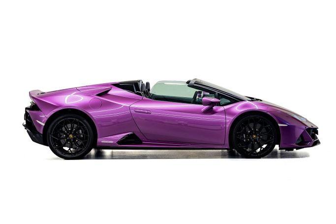 Новый Lamborghini Huracán EVO RWD Spyder I Рестайлинг, 5.2 л, 2024 в Дубае от PUPIL OF FATE MOTORS Пурпурный цвет. Европейская | AUTO.AE