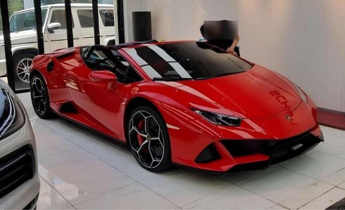 مستعملة Lamborghini Huracán EVO Spyder أنا شد الوجه, 5.2 l, 2022 في في دبي من Fair Import، اللون أحمر. المواصفات الكورية | AUTO.AE